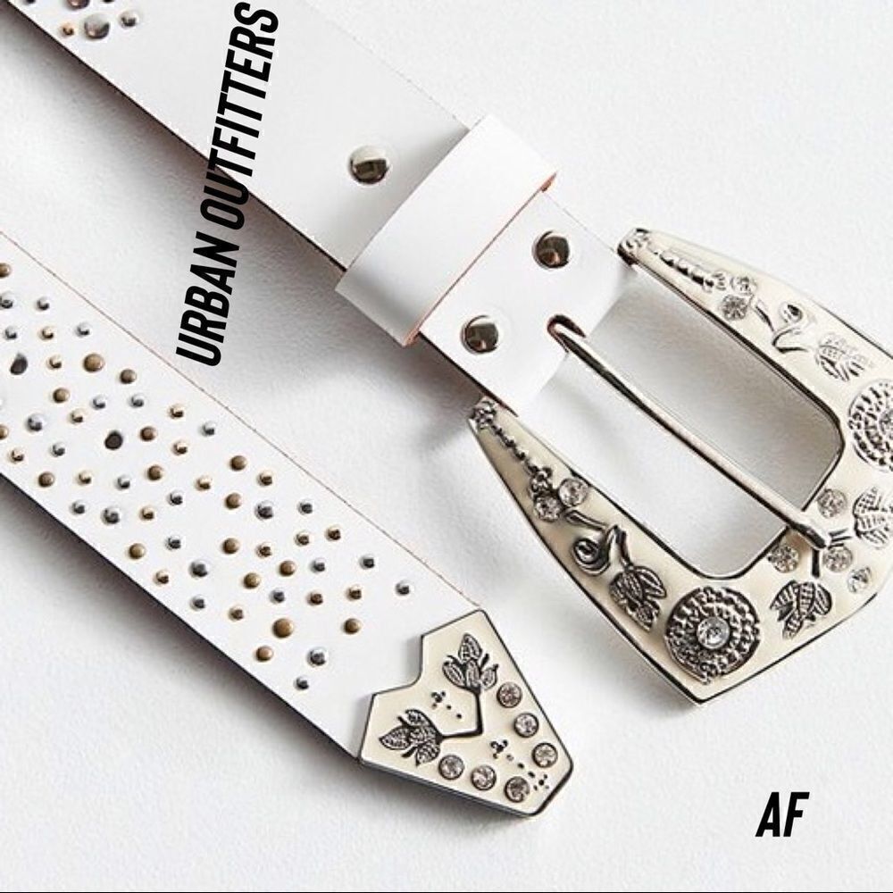 URBAN OUTFITTERS WESTERN STUDDED EMBELLISHED BELT WHITE NEW SMALL
